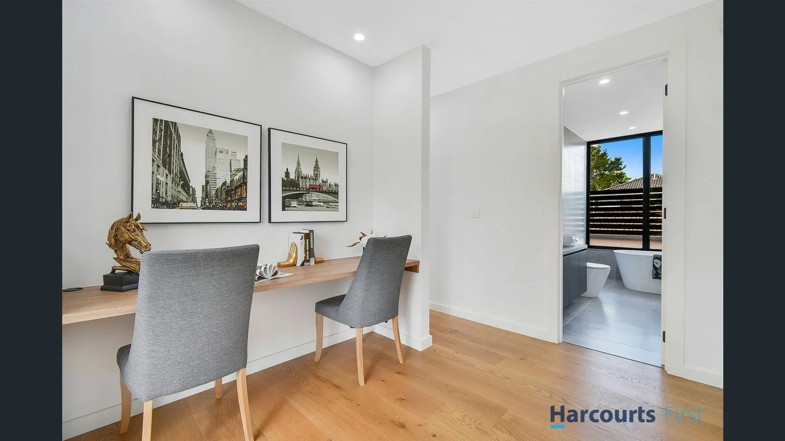 474B Bluff Road Hampton — kitchen dining